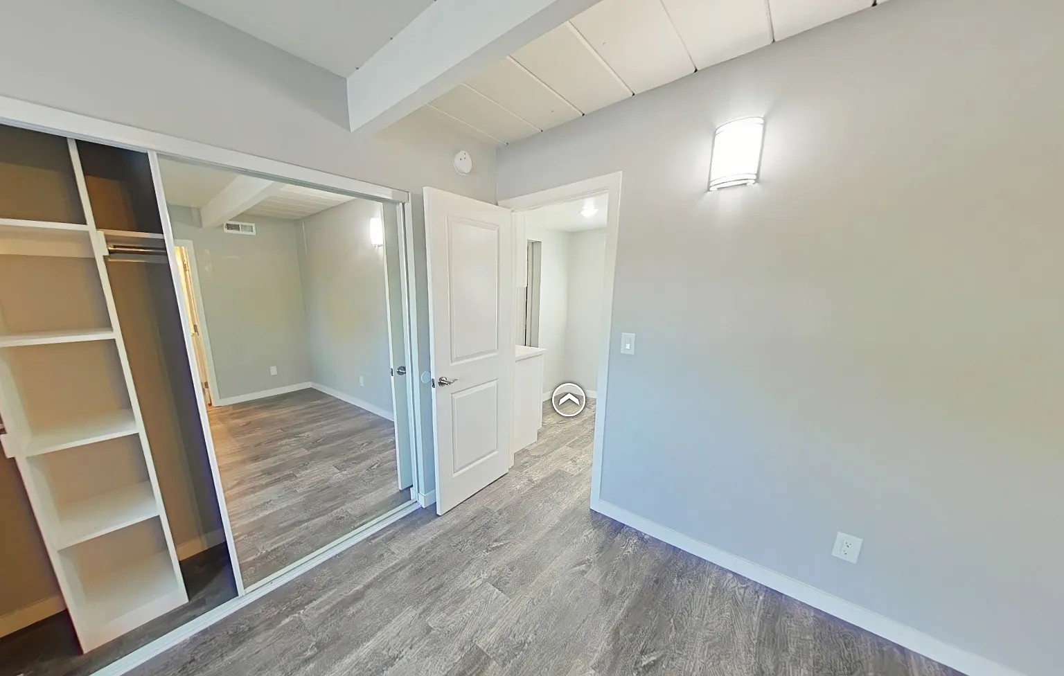 2 bed, 956 sqft, $4,395 — Photo 4