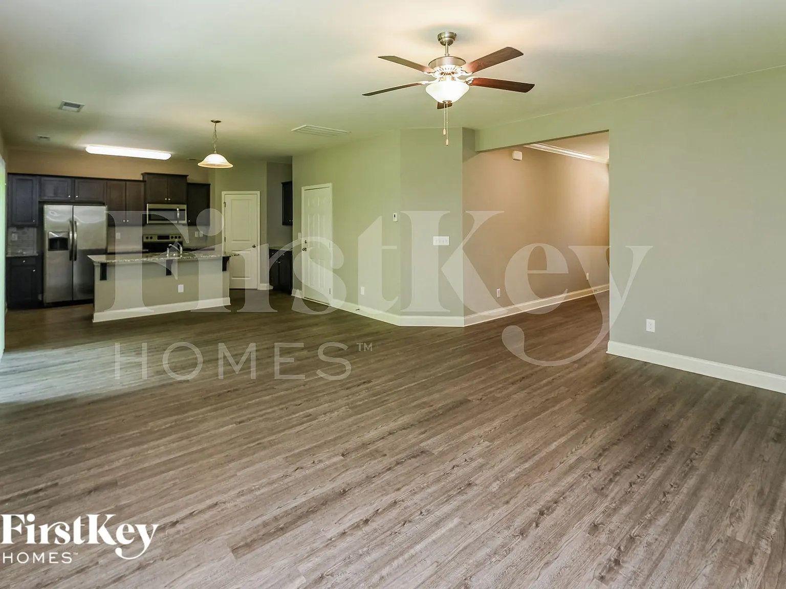 5 bed, 3.5 bath, 2788 sqft, $2,895 — Photo 3
