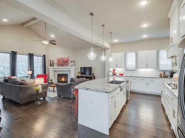 14620 Frog Lake Dr, Roanoke, TX 76262