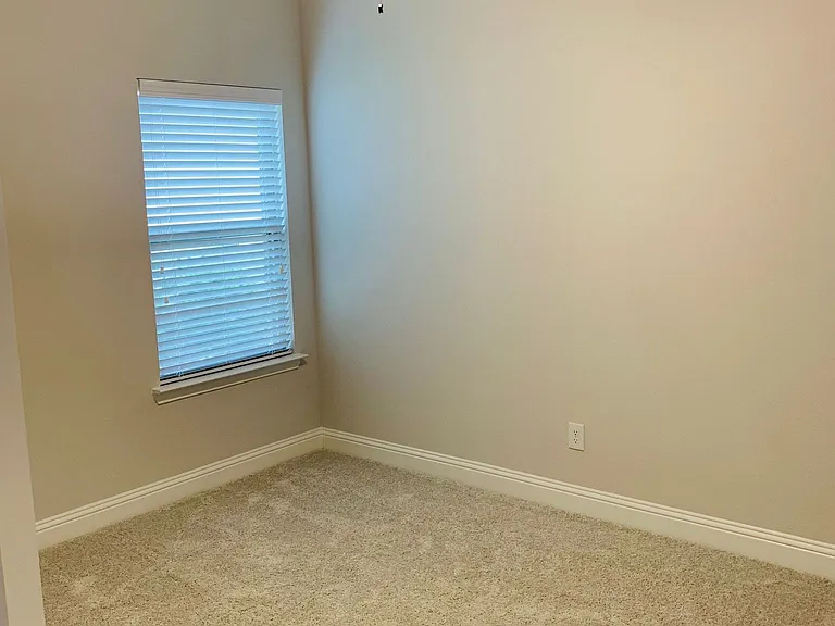 7804 Cottonwood Dr — Photo 18