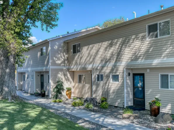 1900 NW Carden Ave APT 2, Pendleton, OR 97801