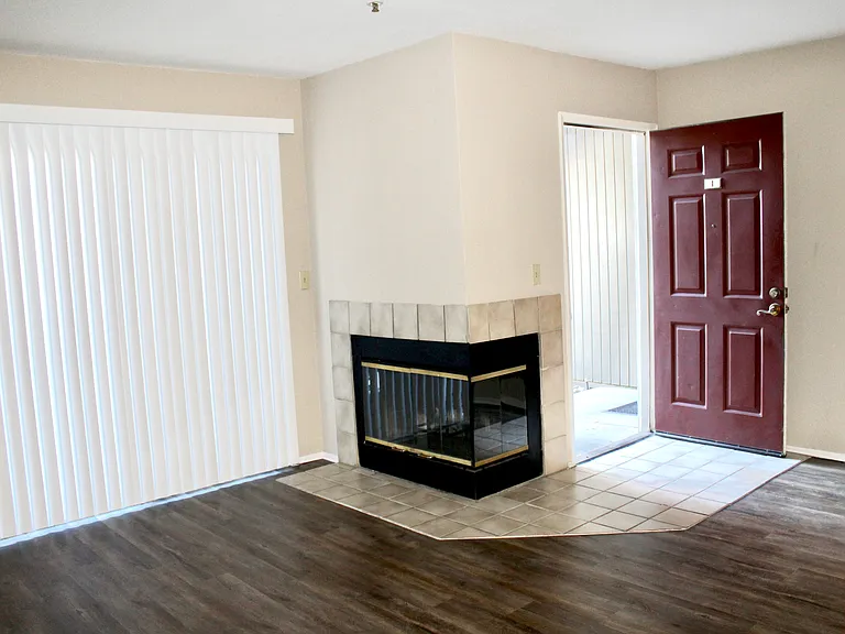 Camino Woods Apartments — Photo 11