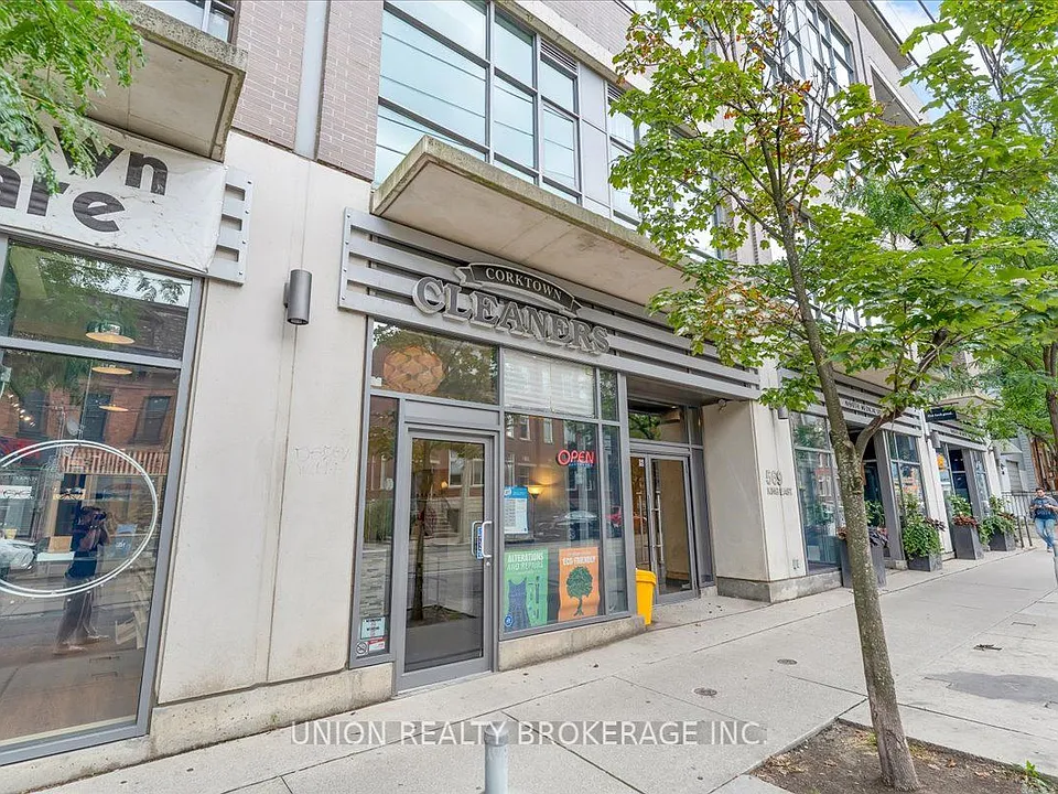 569 King St E #404