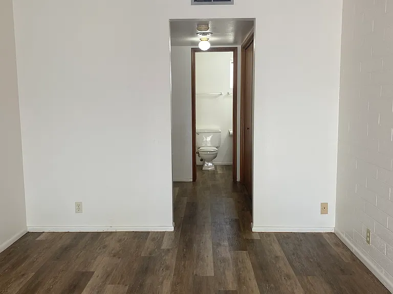 Large bedroom with ensuite bath