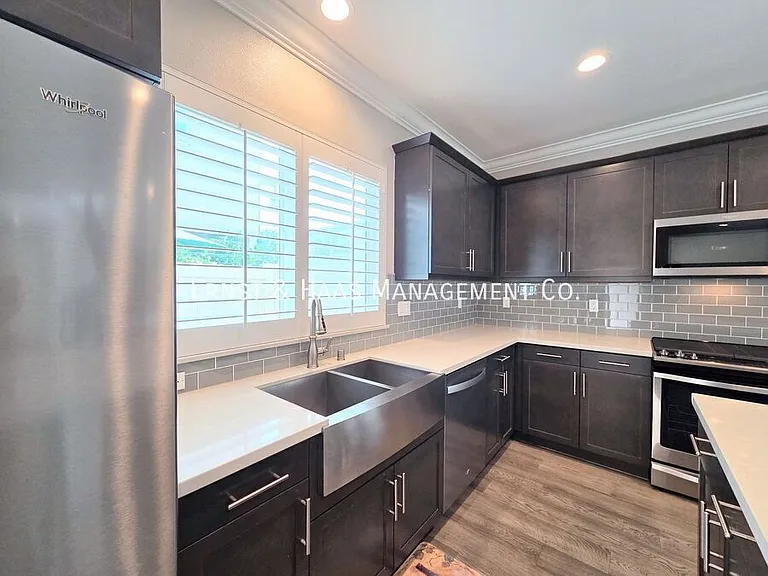 4735 Holly Ave — Photo 9