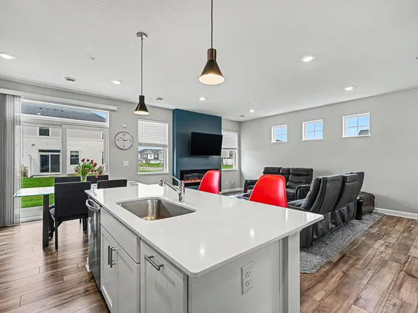 10529 Weston Way N, Maple Grove, MN 55369