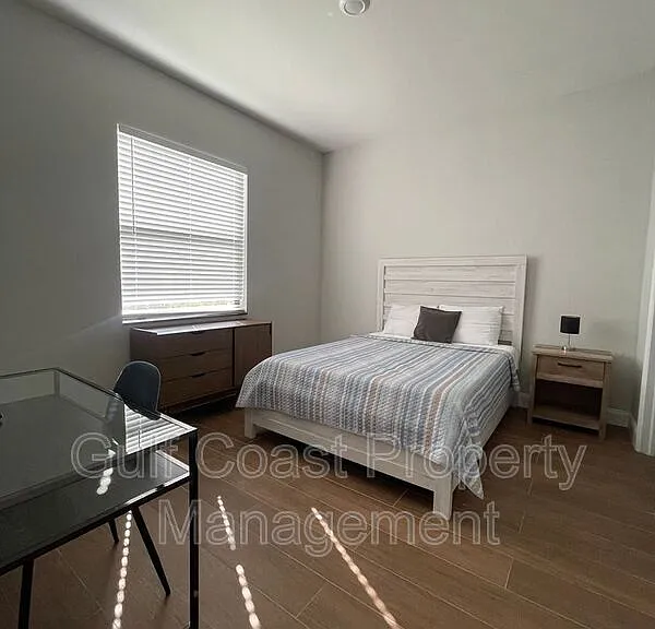 681 Windermere Dr — Photo 9