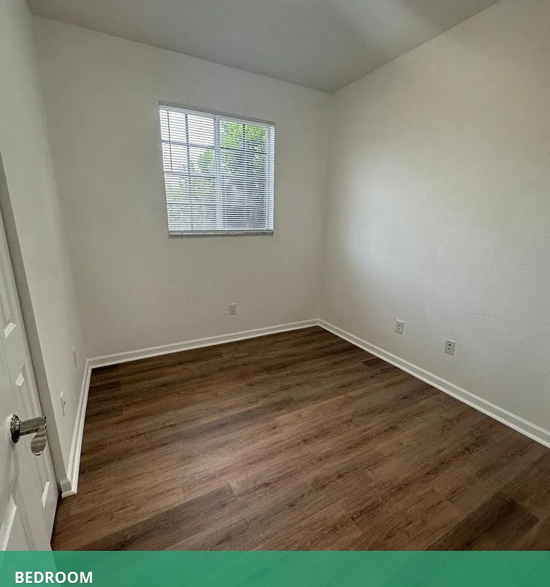 3 bed, 1049 sqft, $2,200 — Photo 3