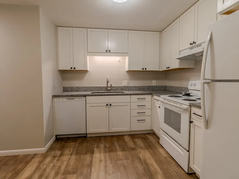 The Tides 1510 Veterans Dr — Photo 16