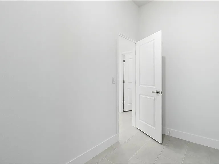 3999 SW Shorewood Dr — Photo 30