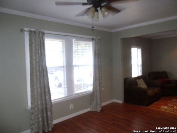 4th image of 535 E Villaret Blvd