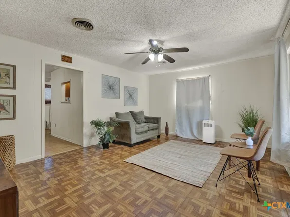 102 Selvera St, Kyle, TX 78640
