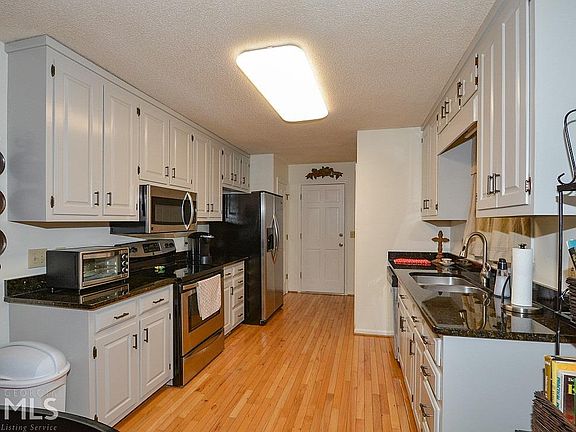 5th image of 631 Wedgewood Dr