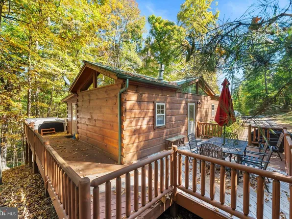 333 Singing Brook Trl, Berkeley Springs, WV 25411