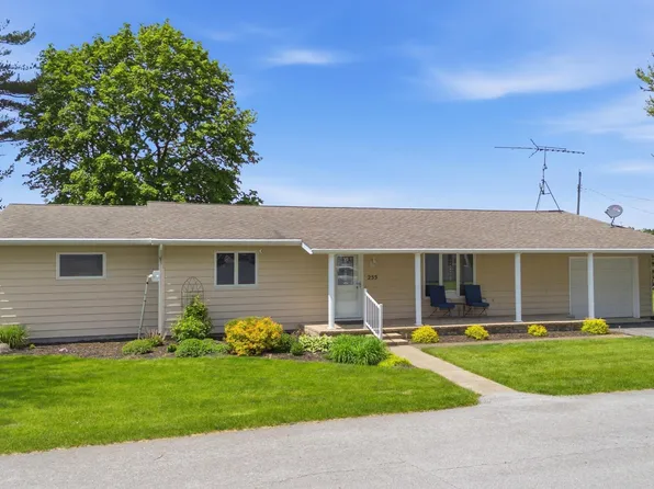 255 S Park Ave, Francesville, IN 47946