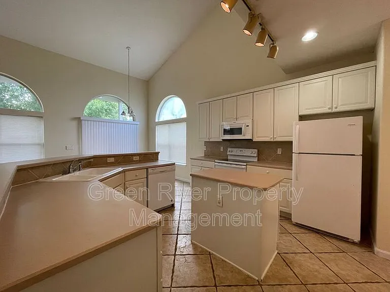 1804 Sea Pines Ln — Photo 5