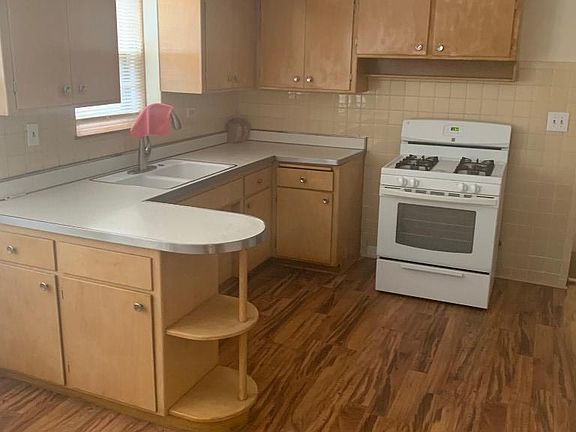 4th image of 4401 N Meade Ave #1112