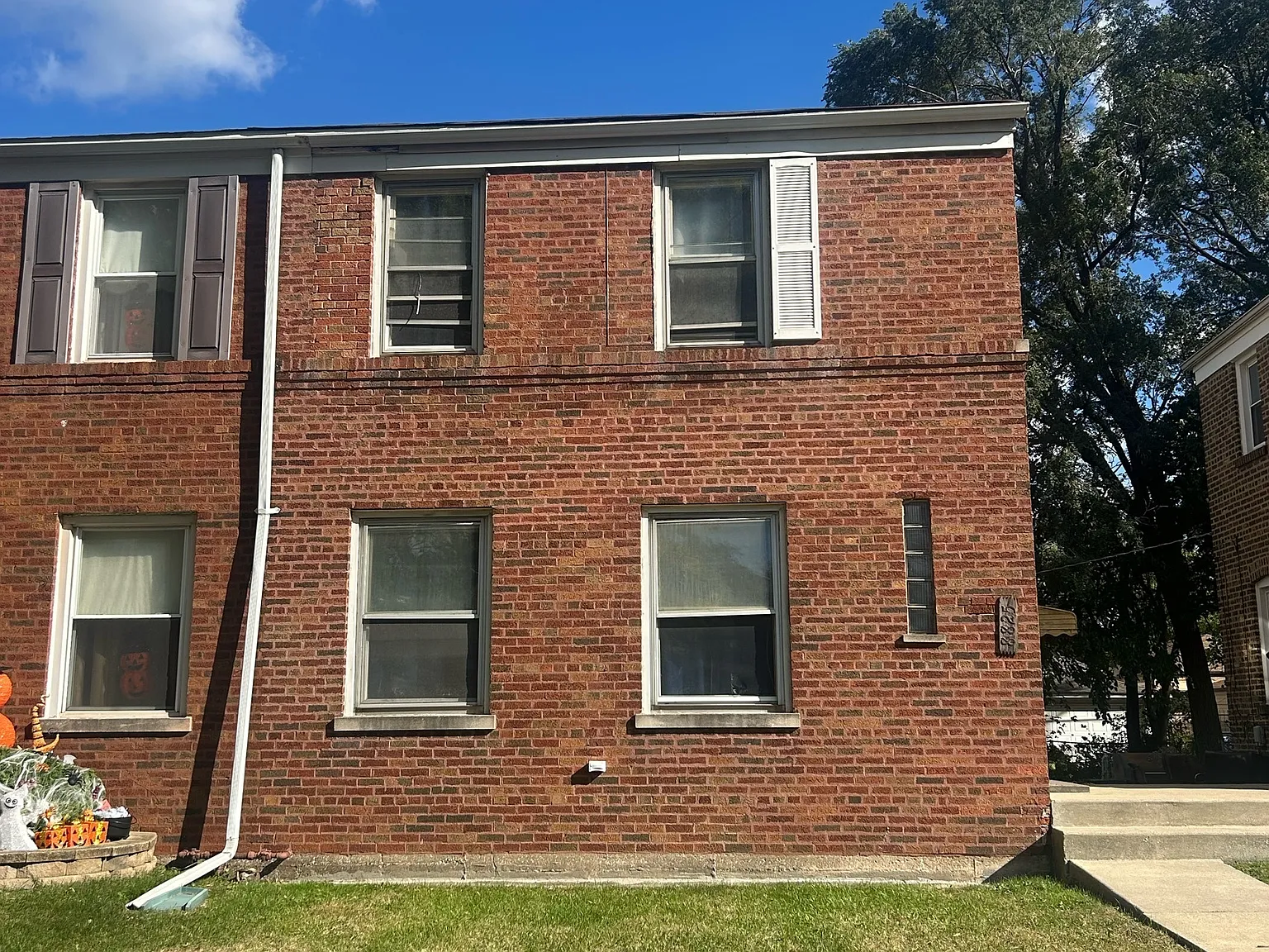 8825 South Kenwood Avenue - 1 — Photo 1