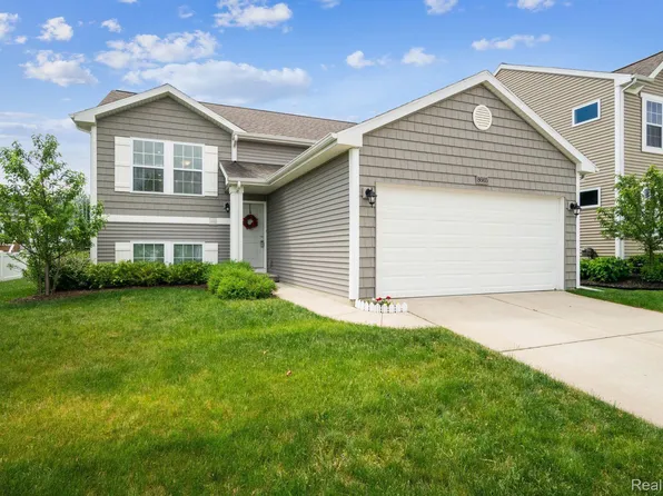 8665 Manistee River Dr, Fowlerville, MI 48836