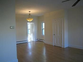 3rd image of 68 Depeyster St