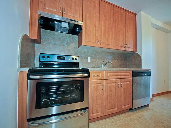 4th image of 58 W 58th St APT 6C