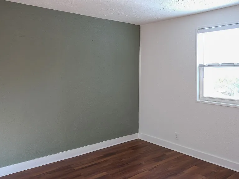 111 N Calhoun St — Photo 4