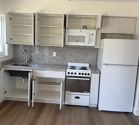 2nd image of 245 SW 18th Ct #11384695