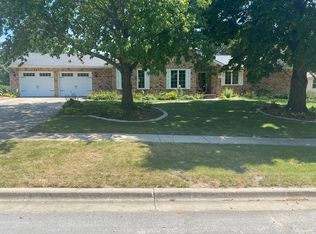 17 Pendleton Way, Bloomington, IL 61704