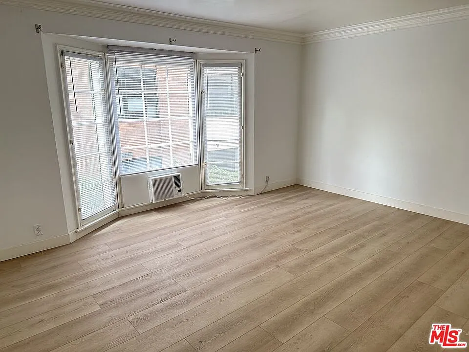 Studio, $2,600 — Photo 4
