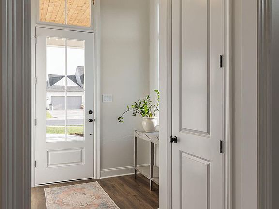 5th image of 102 Bruges Ln