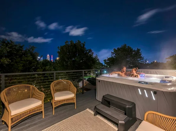 2159 Columbus Rd, Cleveland, OH 44113