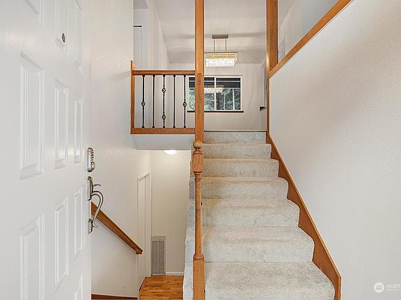 2nd image of 10619 184th Avenue NE