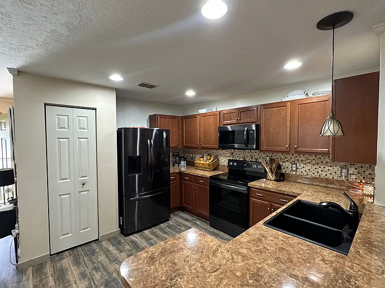 2661 Carthage Dr #1 — Photo 22