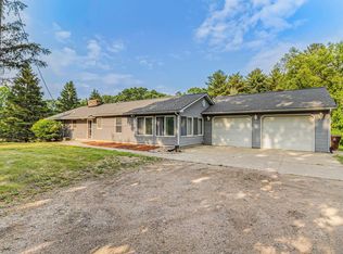 1781 S Bull Run Rd, Fowlerville, MI 48836