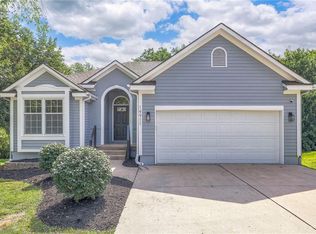 14911 Stonewood Dr, Grandview, MO 64030