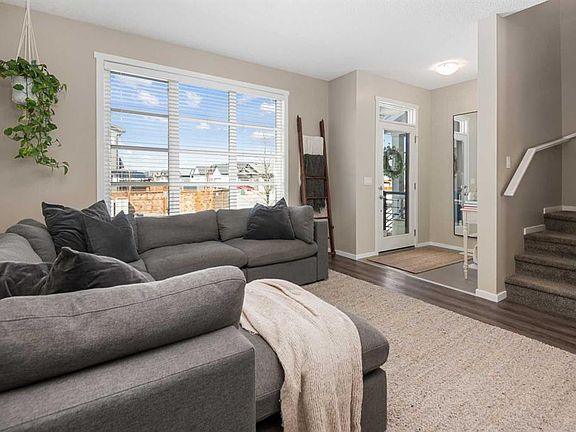 3rd image of 446 W Walgrove Way SE