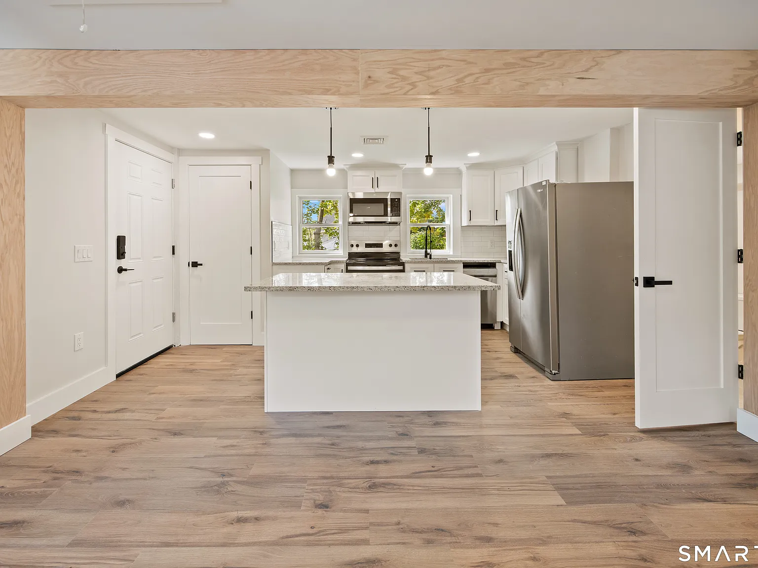 2 bed, 1.0 bath, 710 sqft, $2,350 — Photo 1