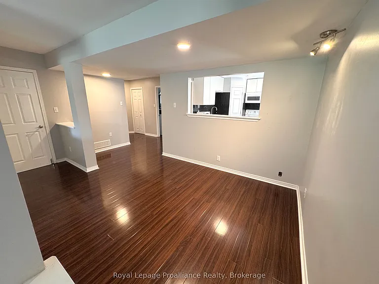 28 Oak Ridge Blvd — Photo 4
