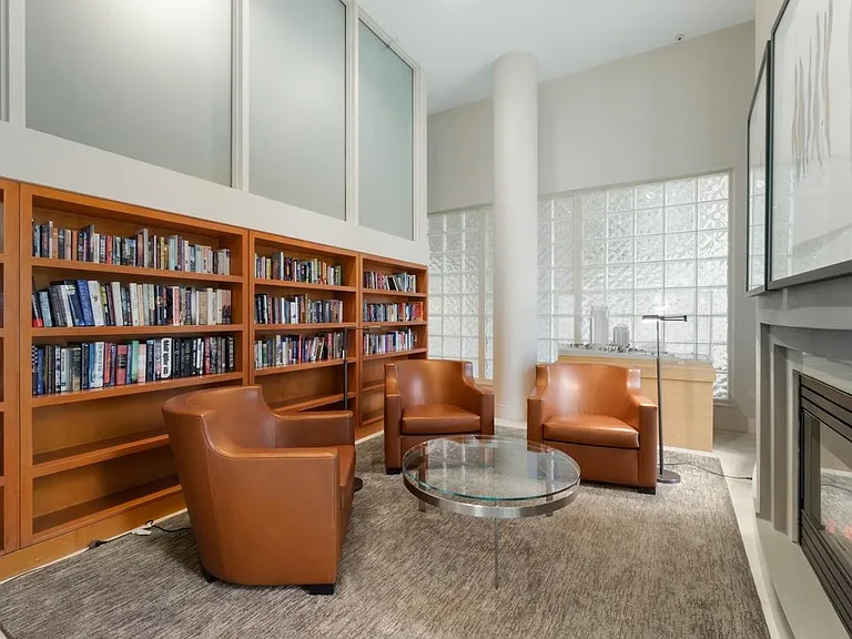 1501 Howe St #1104 — Photo 30