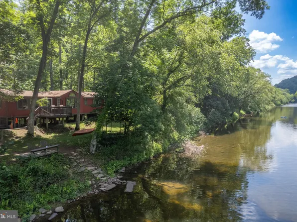 6786 Rockford Rd, Great Cacapon, WV 25422