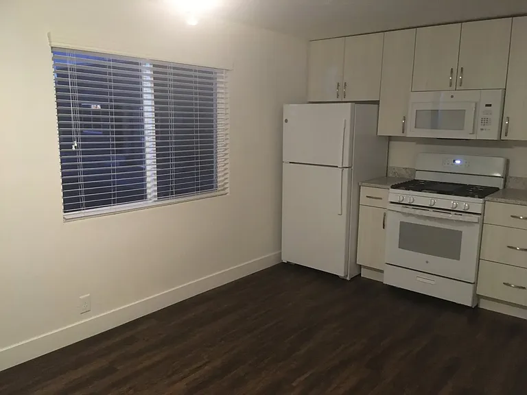 355 S Main St #9 — Photo 7