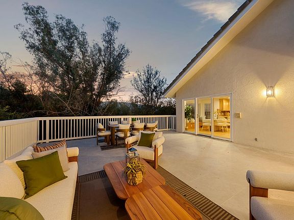 5th image of 22334 Regnart Rd