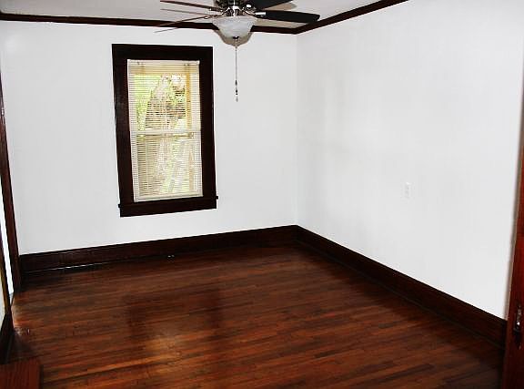 4th image of 1165 W Union St