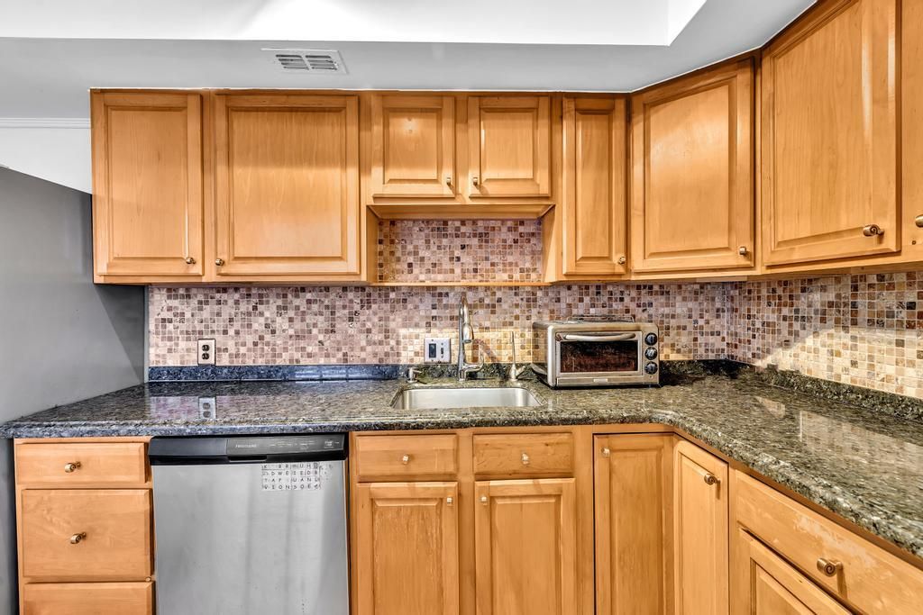2950 N Palm Aire Drive #607, photo 6