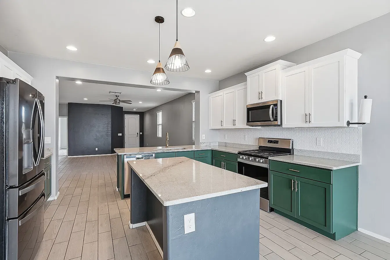3 bed, 1967 sqft, $2,200 — Photo 4