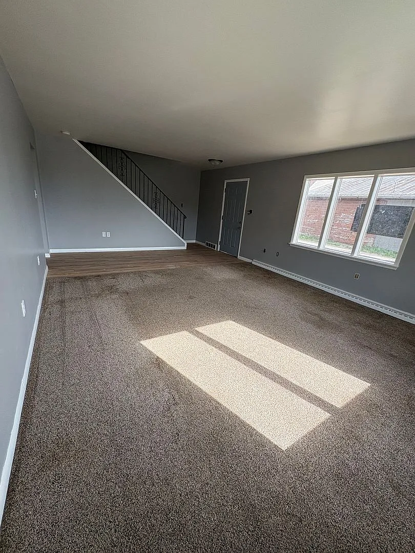 217 N Main St — Photo 3