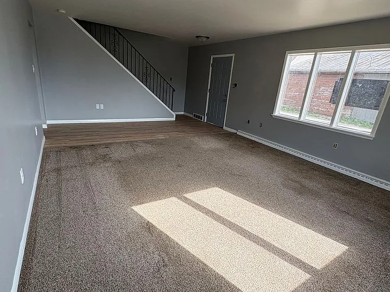 217 N Main St — Photo 3