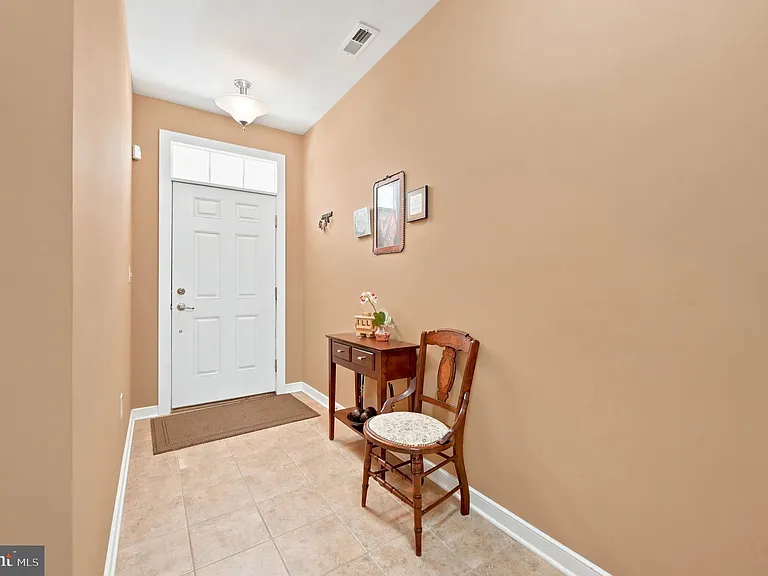 4437 Driftwood Dr — Photo 3