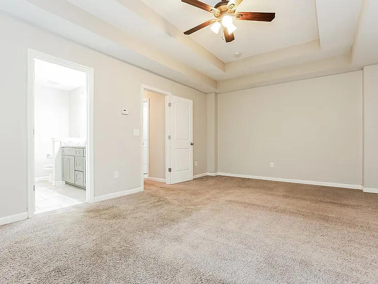 412 Fieldcrest Dr — Photo 9