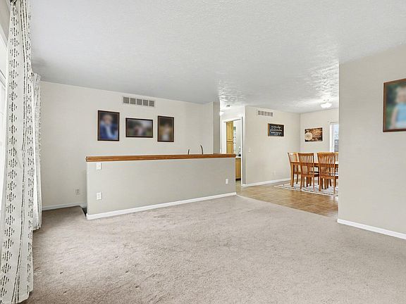 4th image of 64325 Prairie River Rd